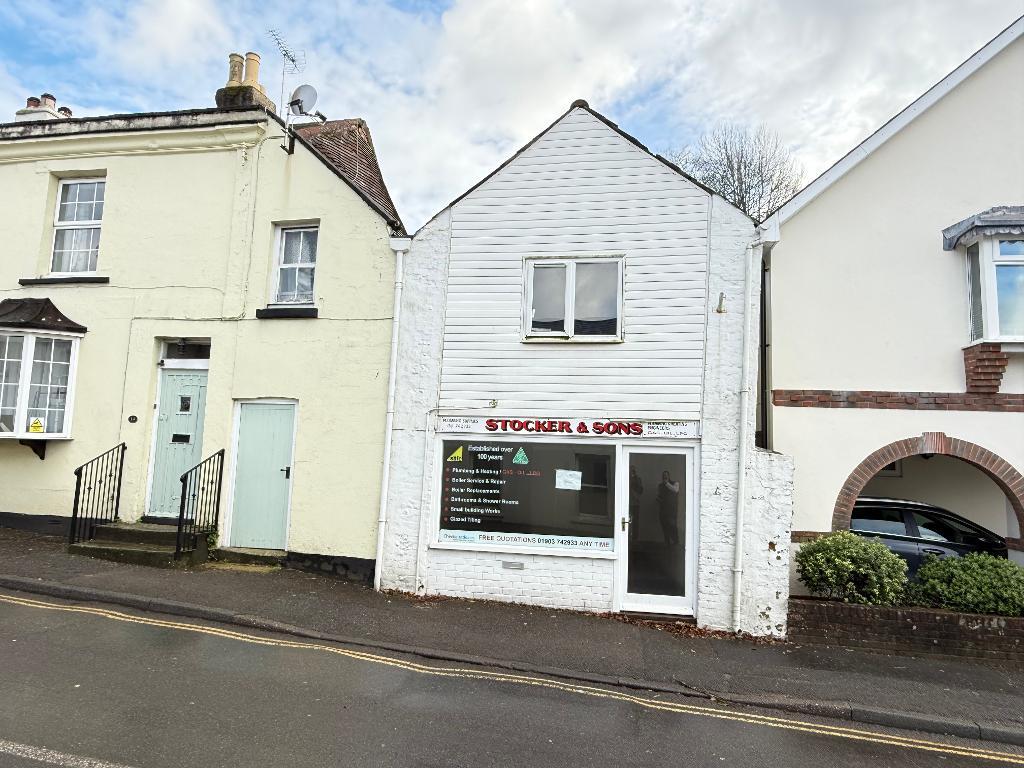 School Hill, Storrington, West Sussex, RH20 4NB
