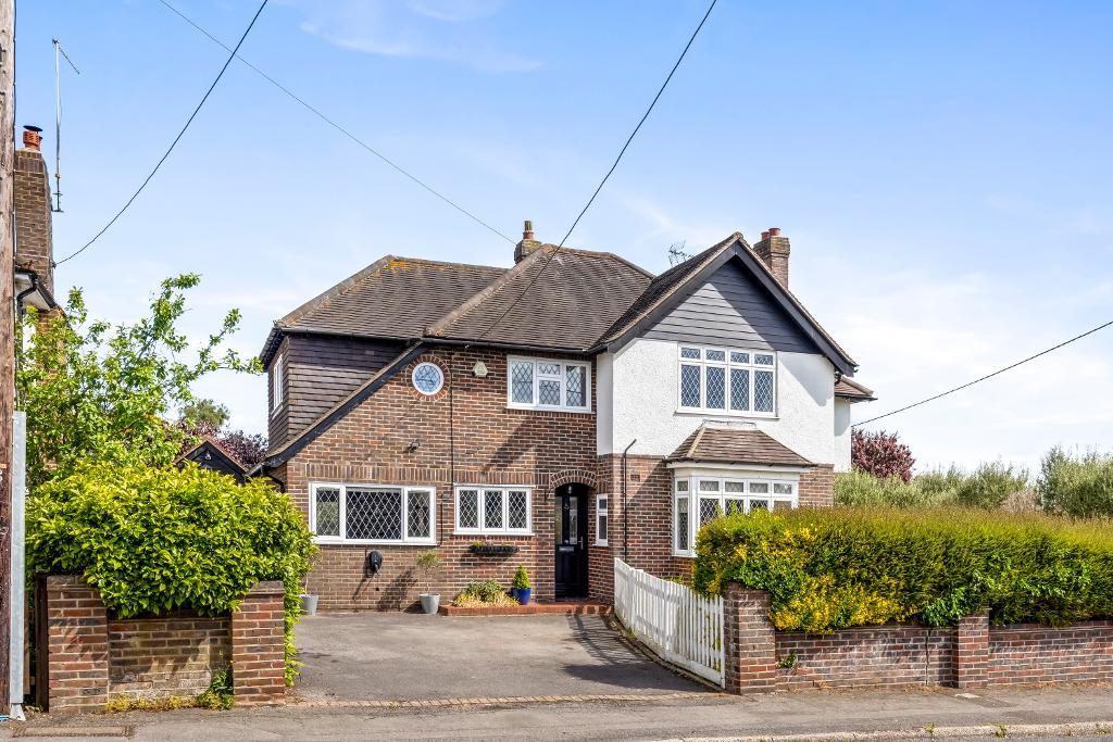 Castle Way, Steyning, West Sussex, BN44 3FG