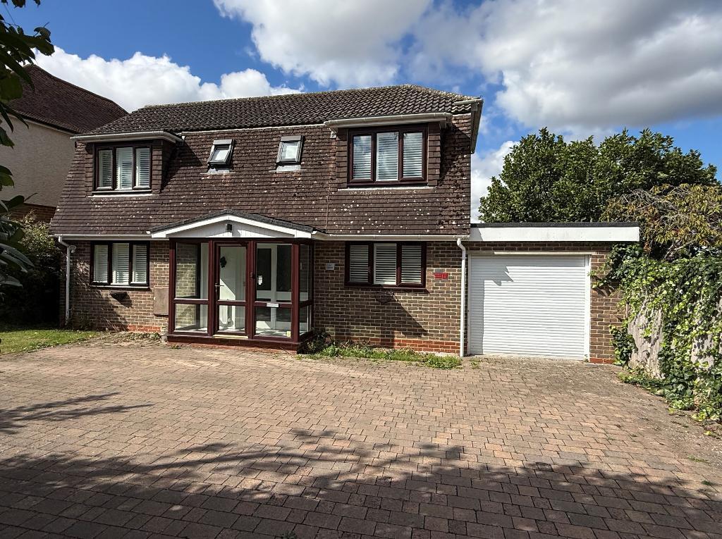 Roman Road, Steyning, West Sussex, BN44 3FN